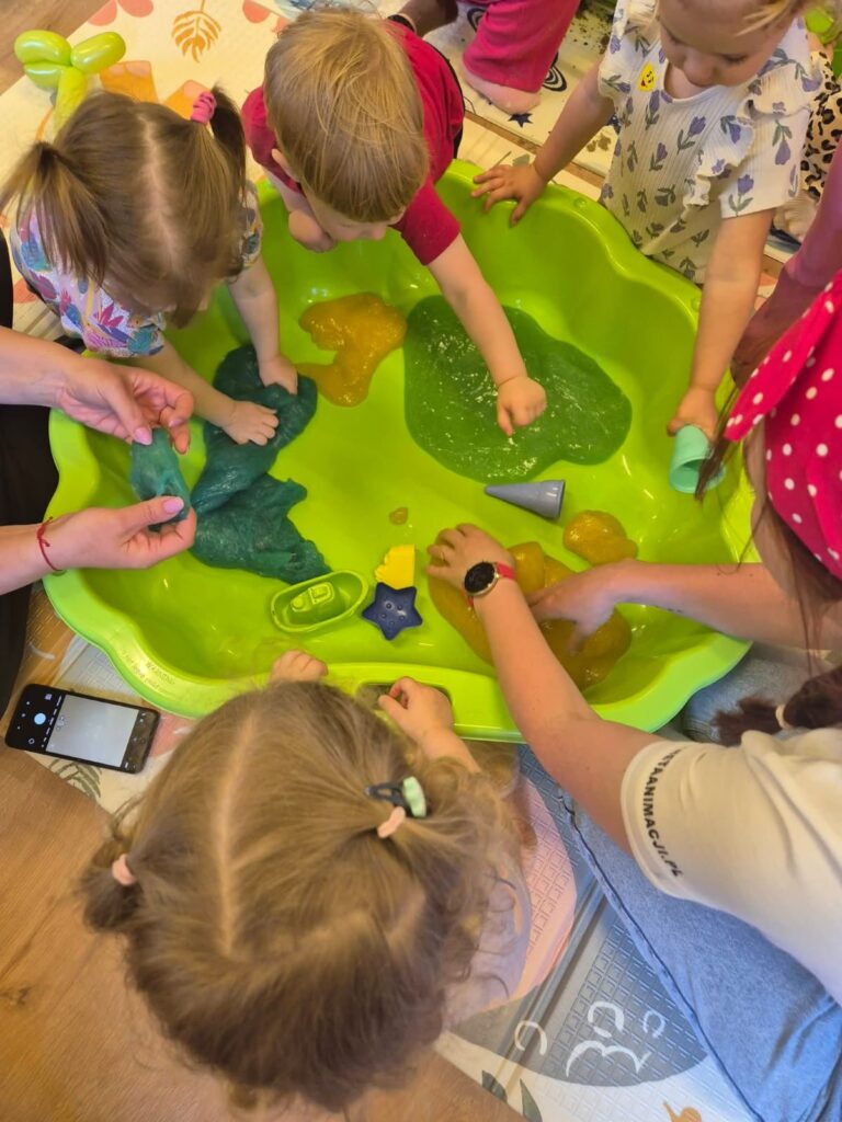 animacje dla dzieci w żłobku - slime